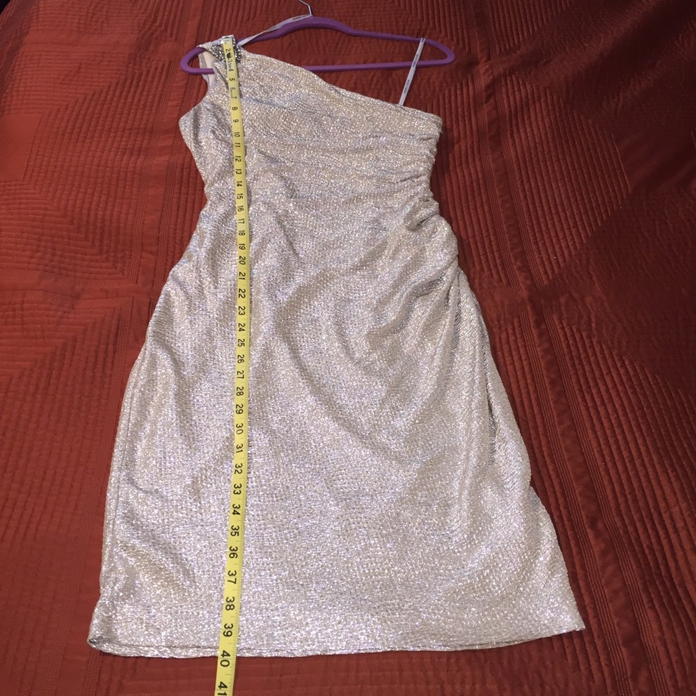 🌟Maggy London One shoulder Dress - Picture 4 of 8